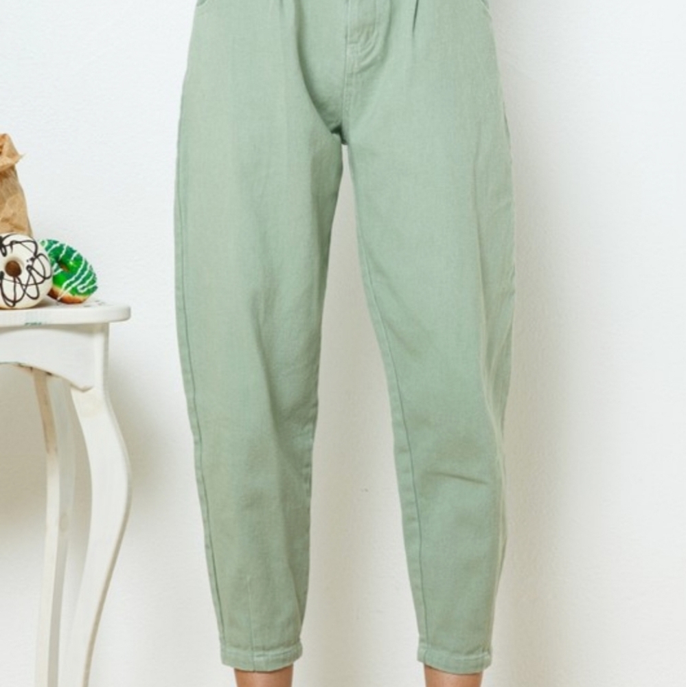 Pleated Pegged Denim Washed Pants - Picture 4 of 6